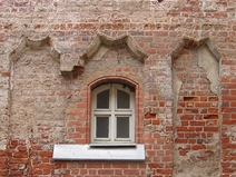 <p style="text-align: justify;">The Bernardine Convent house<strong> </strong>is one of Kaunas’ old town buildings to have changed its architecture, shape, size and purpose the most. In the 16th century on the convent site two possessions were planned and a one-floor stone building was constructed. In the first half of the 17th century the building was reconstructed in the fashion of that time by covering its façades in cinder plaster and creating a decorative façade on the street side. The remaining parts of this façade were discovered inside the contemporary first floor wall. This façade remained until the end of the 17th century. By 1709, two-floor monastery buildings, incorporating the existing buildings, were constructed in all three western side possessions, alongside the whole length of the land plots. The residential monastery building was reconstructed in the second half of the 19th century and in 1930.</p>
<p><em>Asta Prikockienė</em></p>