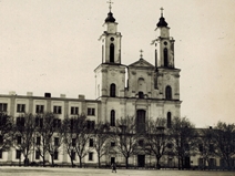 In the 17th century Jesuits prayed at various Kaunas churches (mostly St. Nicolas Benedictine and parish churches) and temporary chapels. The construction of Kaunas St. Francis Xavier church started in 1666 and continued until the 18th century....