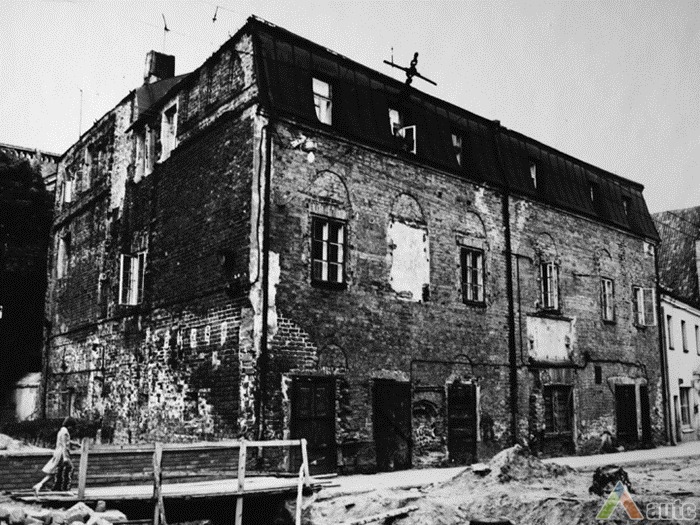 Pastatas iki rekonstrukcijos, 1983 m. A. Dumbliausko asmeninio archyvo nuotr.