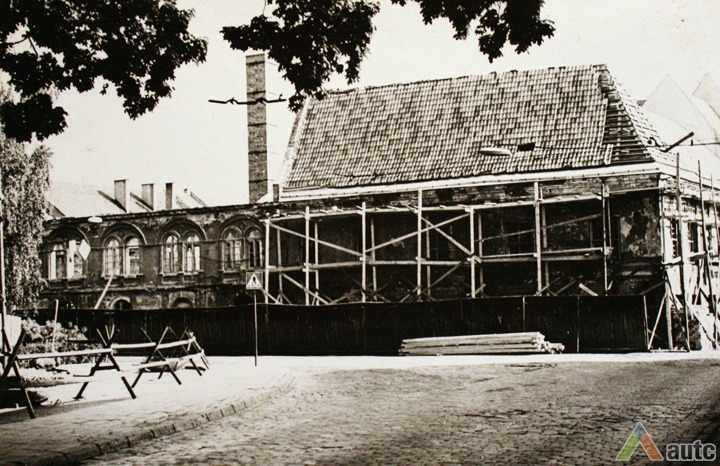 Pastato restauracija 1976 m. A. Dumbliausko asmeninio rinkinio nuotr.