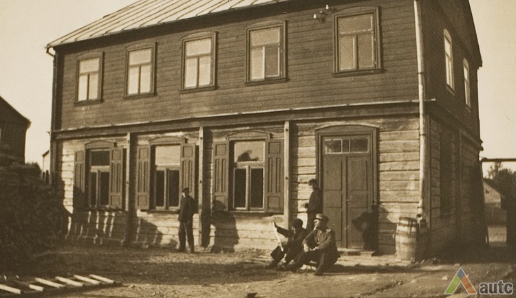 Premises of School of Commerce in 1933, photo from Lithuanian Central State Archives. 