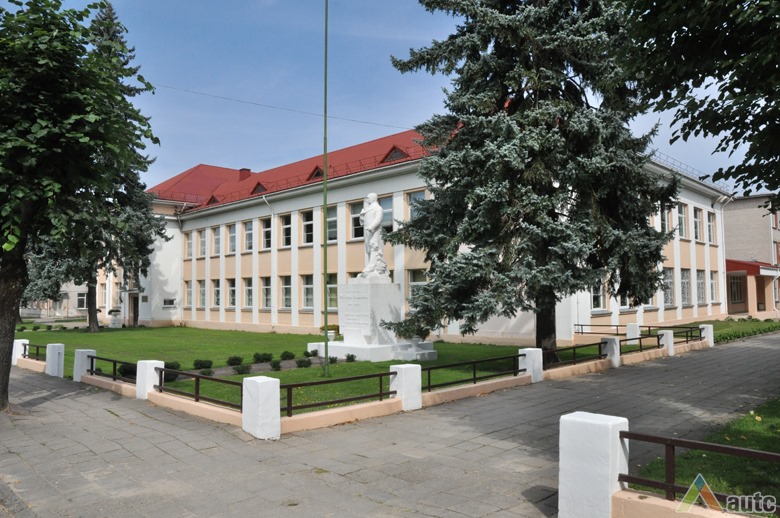 Pasvalio Petro Vileišio gimnazija. V. Petrulio nuotr., 2016  m. 