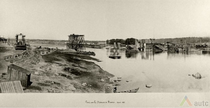 A. Rohrbacho 1861 m. darytoje nuotraukoje užfiksuota Kauno geležinkelio tilto statyba. Iš H. Kebeikio kolekcijos