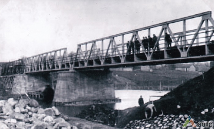 Saločių tilto per Mūšą vaizdas nuo dešiniojo kranto 1929 m. Iš H. Kebeikio kolekcijos