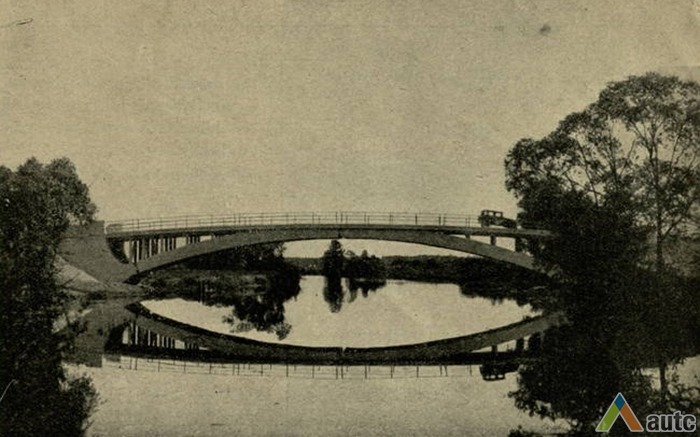 Paliūniškio tiltas. Iš leidinio "Panevėžio apskrities savivaldybė 1918-1938 m."