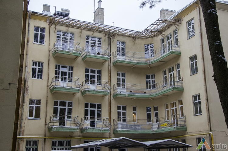 Kiemo fasadas. 2012 m. P. T. Laurinaičio nuotr.