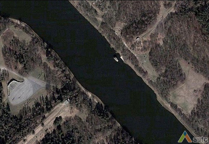 Buvusio aukščiausio Rusijos imperijos geležinkelio tilto liekanos Alytuje paskelbtos kultūros vertybe. Google Maps nuotr.