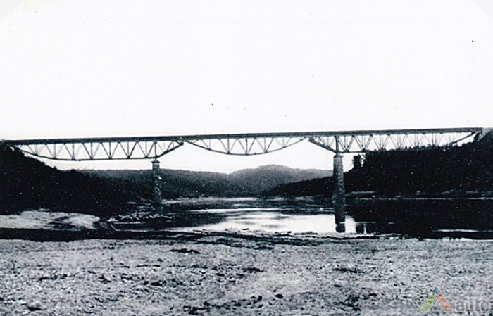 Alytaus geležinkelio tiltas per Nemuną buvo įtrauktas į pasaulinį tiltų katalogą. Tilto vaizdas 1912-1915 m. H. Kebeikio kolekcijos nuotr.