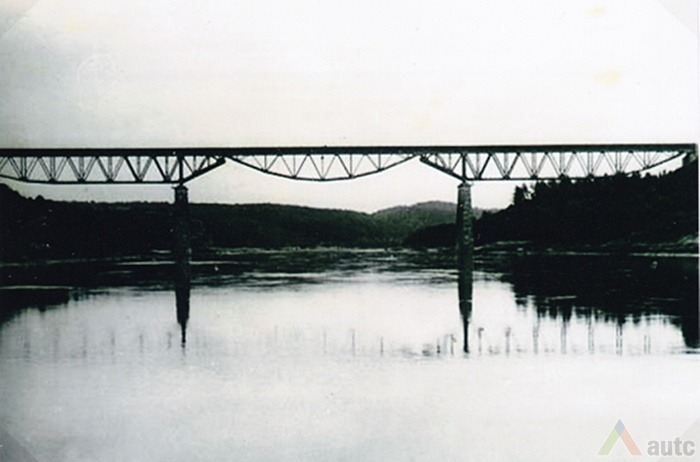 Dėl drąsios ir gražios konstrukcijos Alytaus geležinkelio tiltas per Nemuną tapo rusų inžinierių pasididžiavimu. H. Kebeikio kolekcijos nuotr.