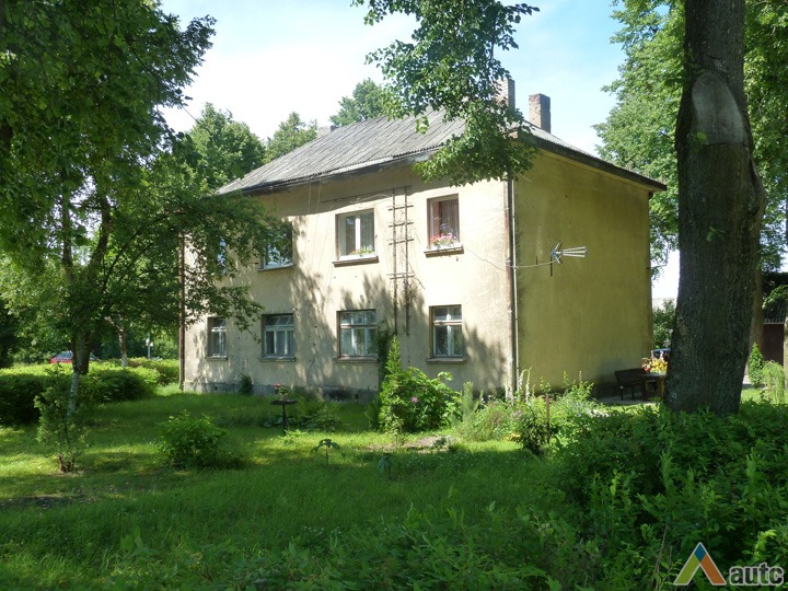 Puskarininkių gyvenamasis namas. Nuotr. N. Steponaitytė, 2012 m.