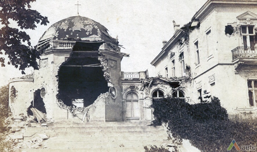 Pirmojo pasaulinio karo metu apgriauta Tiškevičių rūmų koplyčia. Iš S. Žulkaus kolekcijos