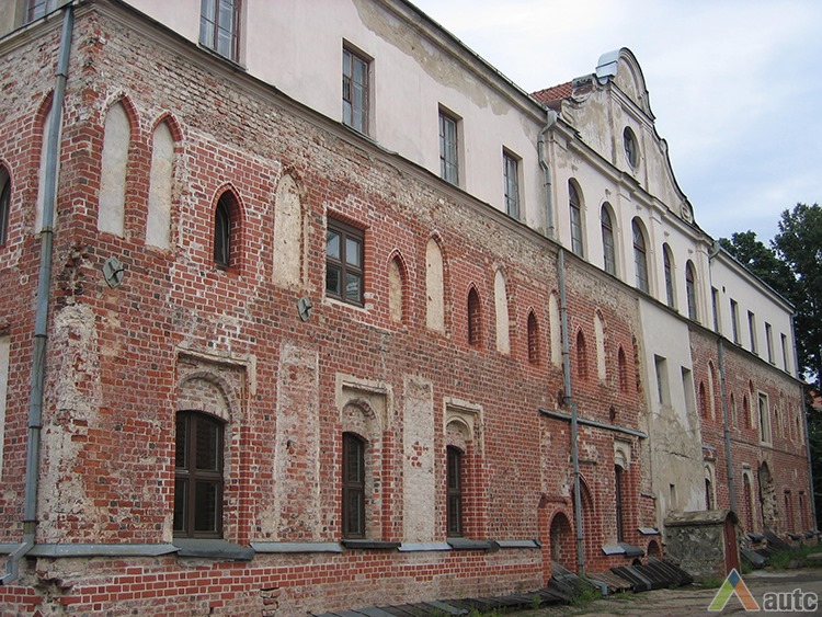 The southern facade of the monastery. 2006, P. Petrulis photo.