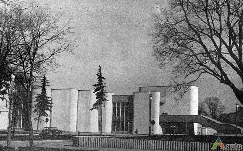Vilniaus santuokų rūmai. „Statyba ir architektūra“, 1975, nr. 4, p. 3. 