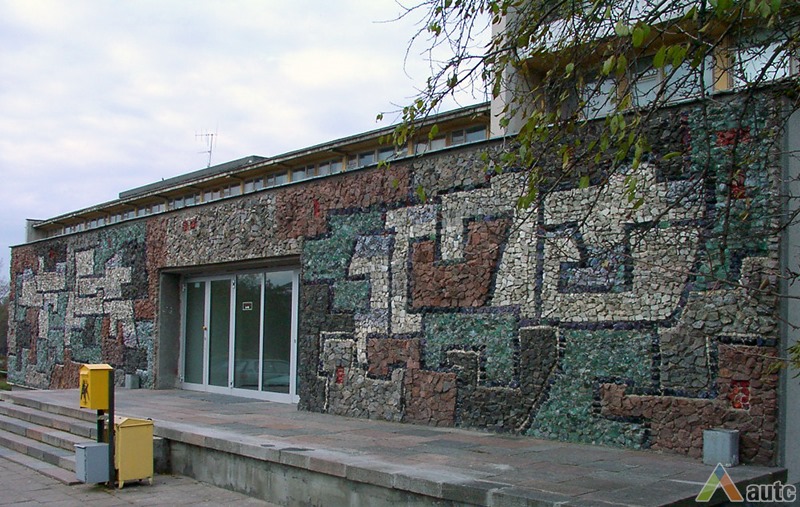 V. Kisarausko akmens mozaika. V. Petrulio nuotr., 2003 m. 