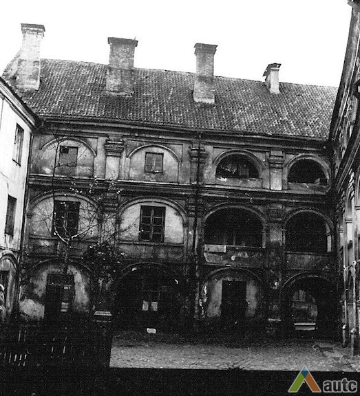 Vilniaus alumnato rūmų kiemas. KTU ASI archyvo nuotr., Sk-03966