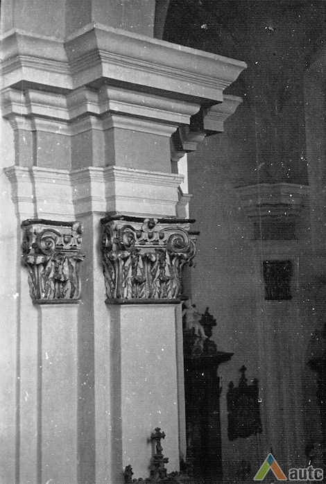 Stakliškių Švč. Trejybės bažnyčios vidaus detalė. KTU ASI archyvo nuotr., Sk-01863