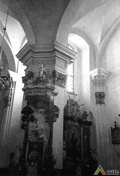 Stakliškių Švč. Trejybės bažnyčios vidaus fragmentas. KTU ASI archyvo nuotr., Sk-01872