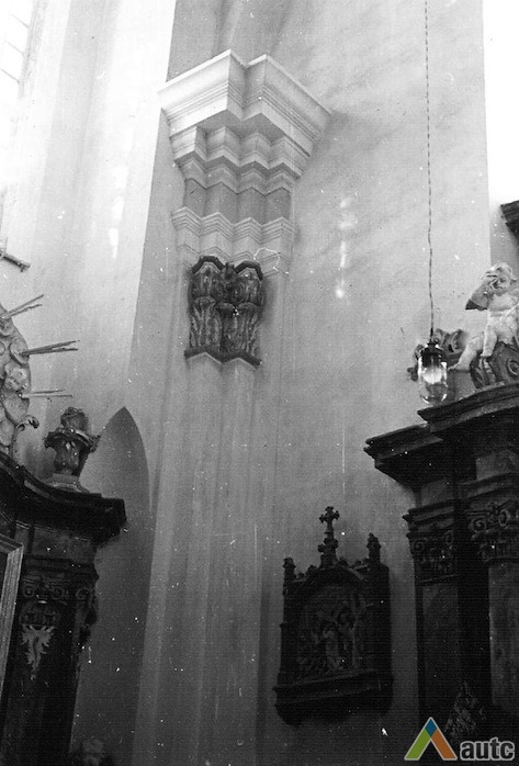 Stakliškių Švč. Trejybės bažnyčios vidaus fragmentas. KTU ASI archyvo nuotr., Sk-01873